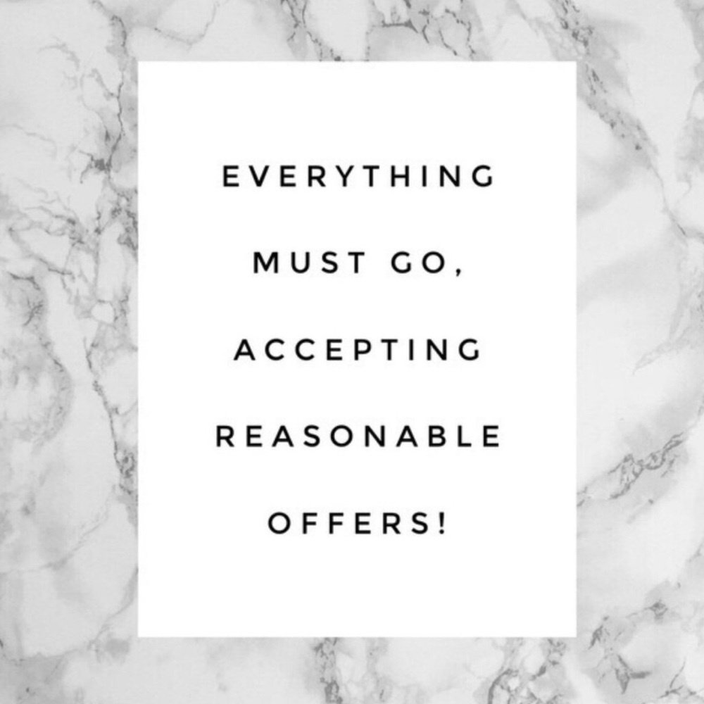 CLOSET CLEAR OUT ! EVERYTHING MUST GO